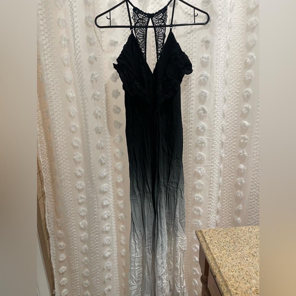 Beautiful Lani flowy dress. Size Medium